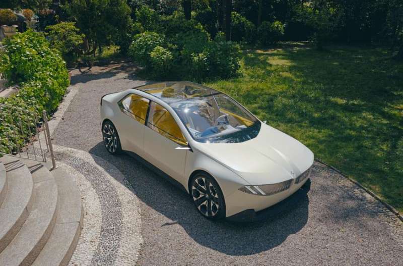 BMW's 'Vision Neue Klasse' concept teases high-efficiency EVs